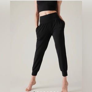 Athleta Salutation jogger XL tall